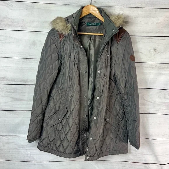 Ralph Lauren Quilted Coat. Size M - Picture 3 of 11